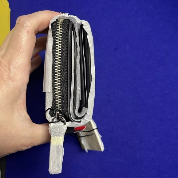 Marc Jacobs Compact Wallet NWT - Picture 4 of 7